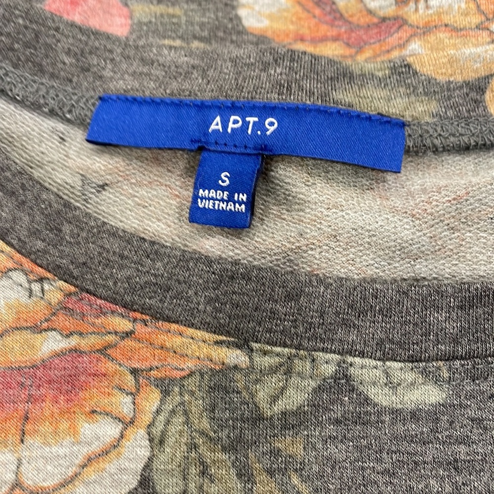 Apt9 Floral T-Shirt - Picture 3 of 5